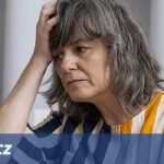 Kritizovaná rektorka AVU odstoupila, protestovali proti ní Knížák i Svěrák