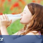 Mléko už nebude na školách po celý rok, dodávky se zkrátí o dva měsíce