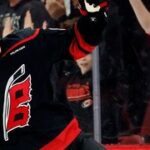 NHL ONLINE: Nečas míří za body k Flyers, Kämpf s Hertlem