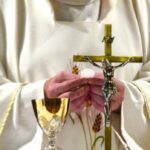 Oběti sexuálního zneužívání v církvi vyzývají českou vládu, aby neuzavírala smlouvu s Vatikánem