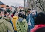 Někdo seká stromy, já provádím Ostravou a píšu kroniky