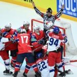 MS v hokeji ONLINE: Lauko bránil skákáním na jedné noze