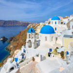 Obce na Santorini se potýkaly s nedostatkem vody, protože si místní umývali auta
