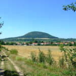 Říp je podle vědců pozůstatkem lávového jezera vzniklého při erupci vulkánu