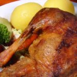 Jak upéct svatomartinskou husu – Tradiční recept a tipy