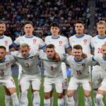 Zlomení Češi se potáceli po hřišti