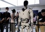Konec lidských vojáků? Americký startup plánuje, že humanoidní roboti budou bojovat v první linii