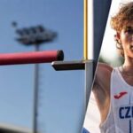 Máchale, spadlo ti to! Opožděné pády laťky trápily české atlety, medaile ale mají