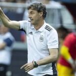 Santi Denia už je v Praze! Fotí se na Strahově, dojde na oficiální jmenování
