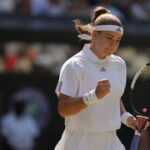 Wimbledon ONLINE: Tuhá bitva Muchové ve třetím setu, semifinále bude hrát i Nosková