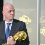 Chtěl vydělávat 1,3 miliardy ročně. Teď Infantino ztrácí podporu