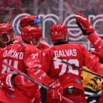 ONLINE: Olomouc - Třinec 0:6, Oceláři míří za rekordem! Vary vedou v Západočeském derby