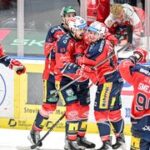Pardubice - Třinec 5:4p. Oceláři poprvé prohráli, rozhodl Mandát